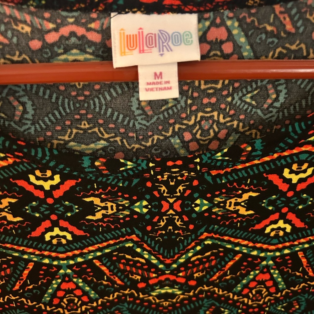 Beautiful Aztec Patterned Tunic! - Picture 2 of 4